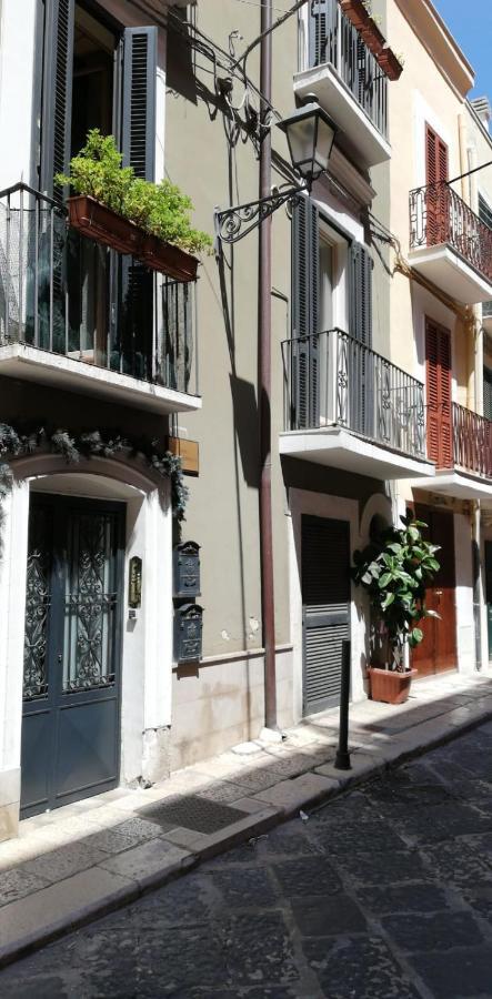 Intendenza 32 Suite Historical Centre Бари Экстерьер фото